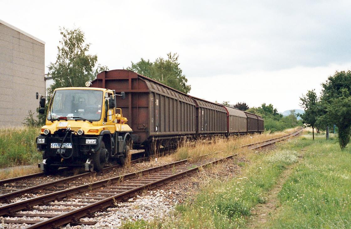 Fully Electric Railcar Movers