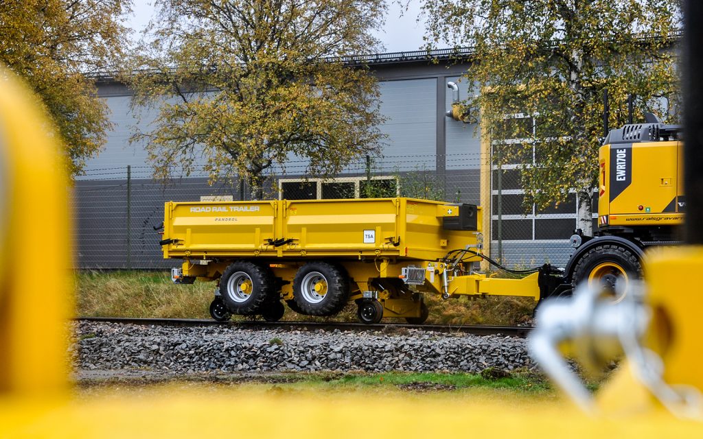 Road-Rail Trailers