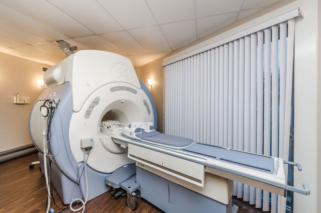 High-field MRI